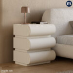 تجمع بين الأناقة والعملية، مصنوعة من خشب كونتر متين مع تشطيب راقٍ، أكسسوارات إيطالي، وأرجل زان طبيعي ثابتة. تصميم مثالي للاستخدام بجانب الكنبة أو السرير، مع تنجيد فاخر أو PVC وخيار الشحن اللاسلكي. Side Table مودرن، ترابيزة جانبية فخمة، خشب كونتر، ترابيزة جنب سرير، ترابيزة جنب كنبة، Luxury Furniture، شاحن وايرليس