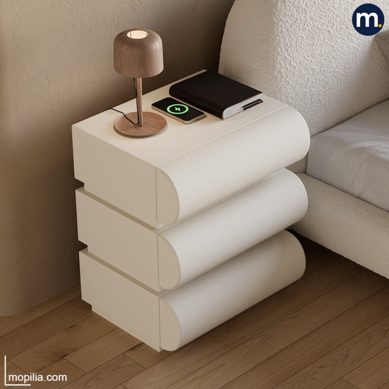 تجمع بين الأناقة والعملية، مصنوعة من خشب كونتر متين مع تشطيب راقٍ، أكسسوارات إيطالي، وأرجل زان طبيعي ثابتة. تصميم مثالي للاستخدام بجانب الكنبة أو السرير، مع تنجيد فاخر أو PVC وخيار الشحن اللاسلكي. Side Table مودرن، ترابيزة جانبية فخمة، خشب كونتر، ترابيزة جنب سرير، ترابيزة جنب كنبة، Luxury Furniture، شاحن وايرليس