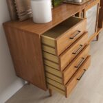 ⁦بوفيه سفرة حديث بتصميم عصري وخشب كونتر طبيعي⁩ - الصورة ⁦9⁩